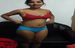 XXX زنجبیل dudolit فیلمسکسی با حال عموی بزرگ در حمام