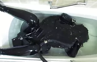 XXX رابطه فیلم سوپر خارجی باحال جنسی مقعدی در خانه خصوصی از یک زن و شوهر ازدواج کرده