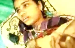 XXX گارد امنیتی پس از یک فاک تحریک در محل کار منتشر عوضی فیلمهای سوپر باحال بازداشت در جوراب ساق بلند سیاه و سفید